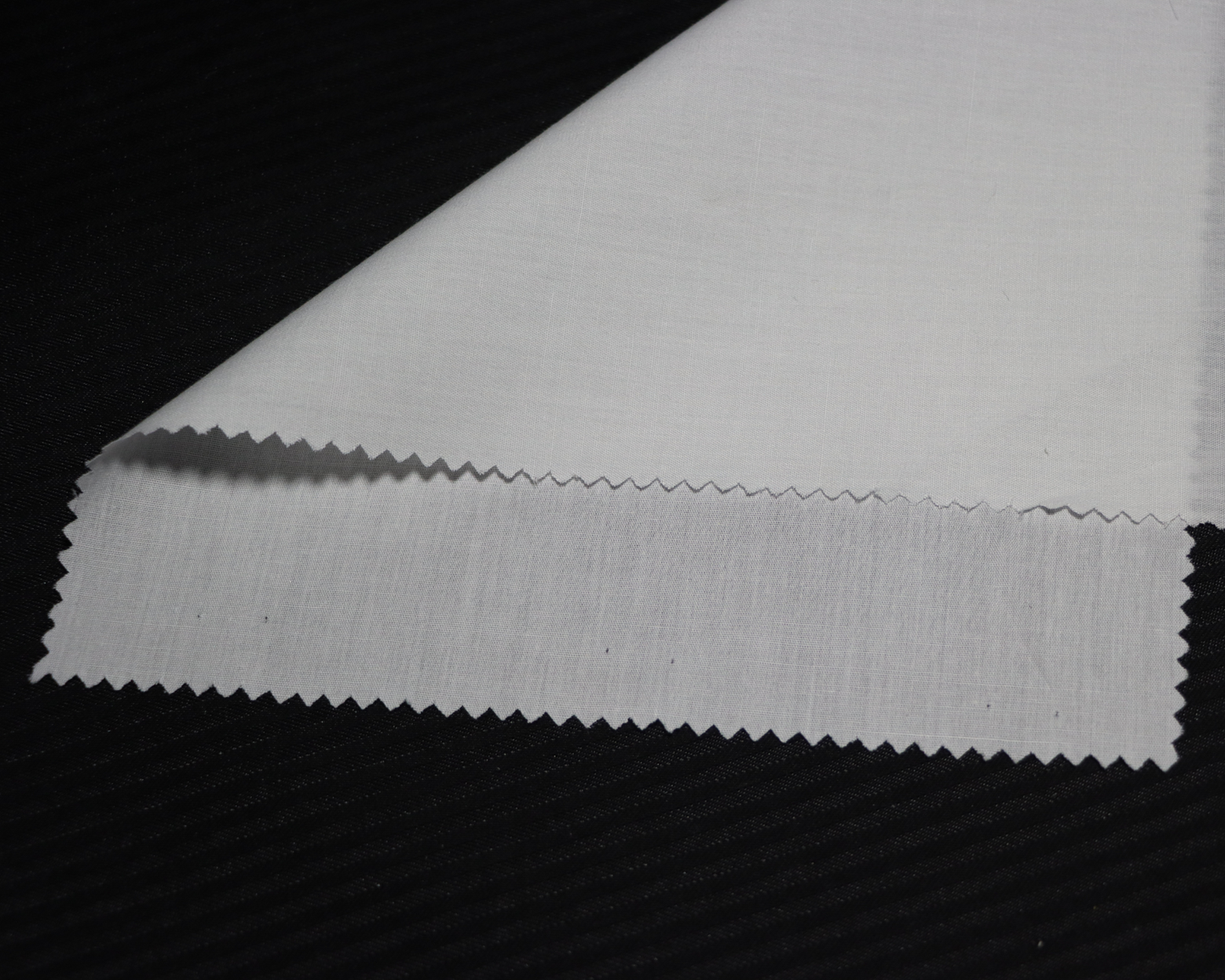 close up of plain pocket interlining